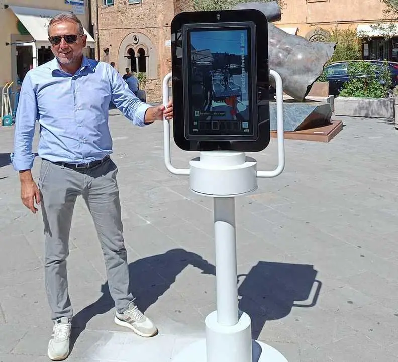 Scattarsi un selfie per raccontarsi: "Raccontare come si vive Lajatico"