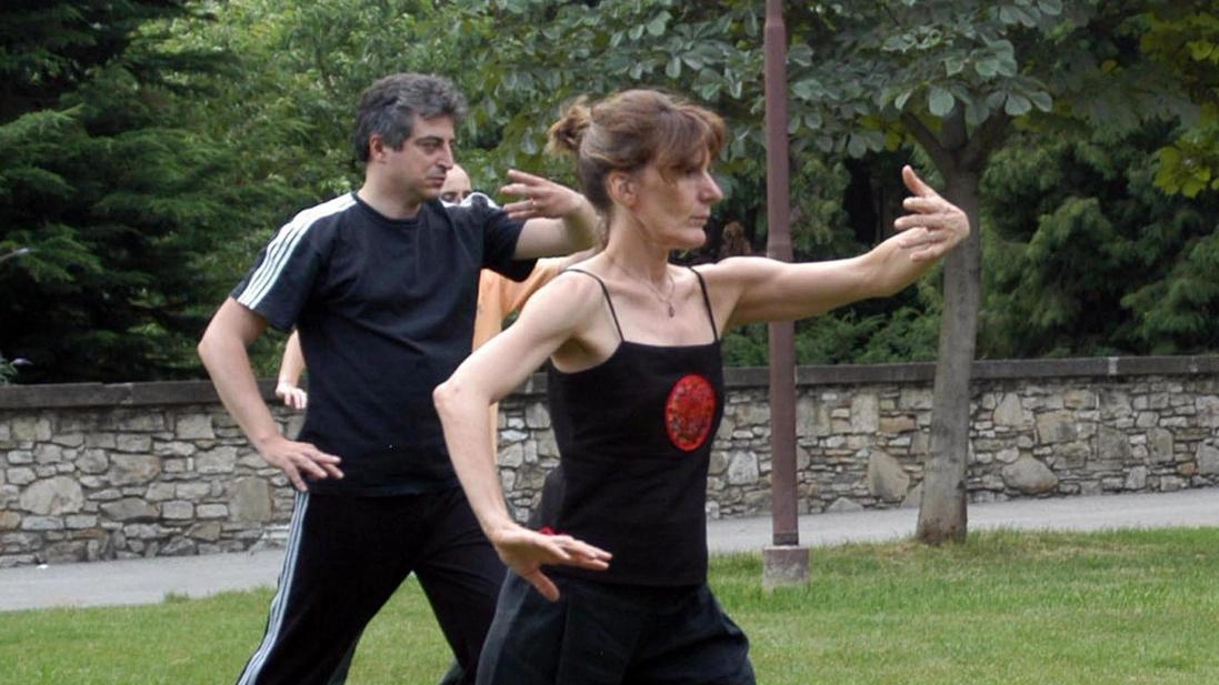 Un respiro d’oriente alla Magia. Il Tai Chi accanto a Buren. Ritrovare l’armonia nel bosco