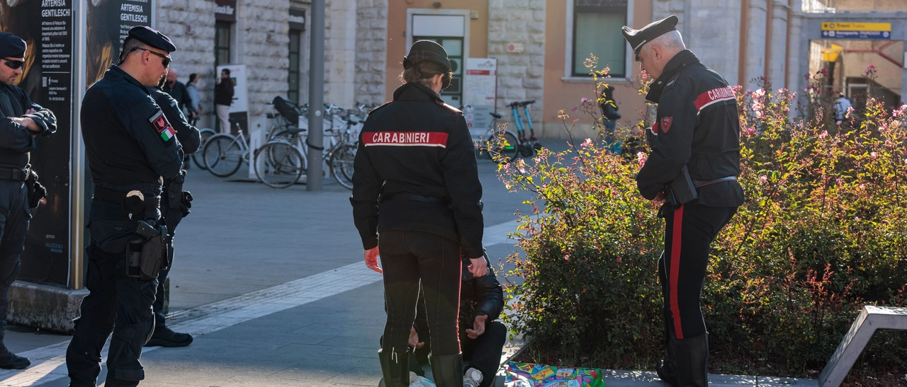 Rapinò coppia di pisani con siringa: condannato a 4 anni e 10 mesi