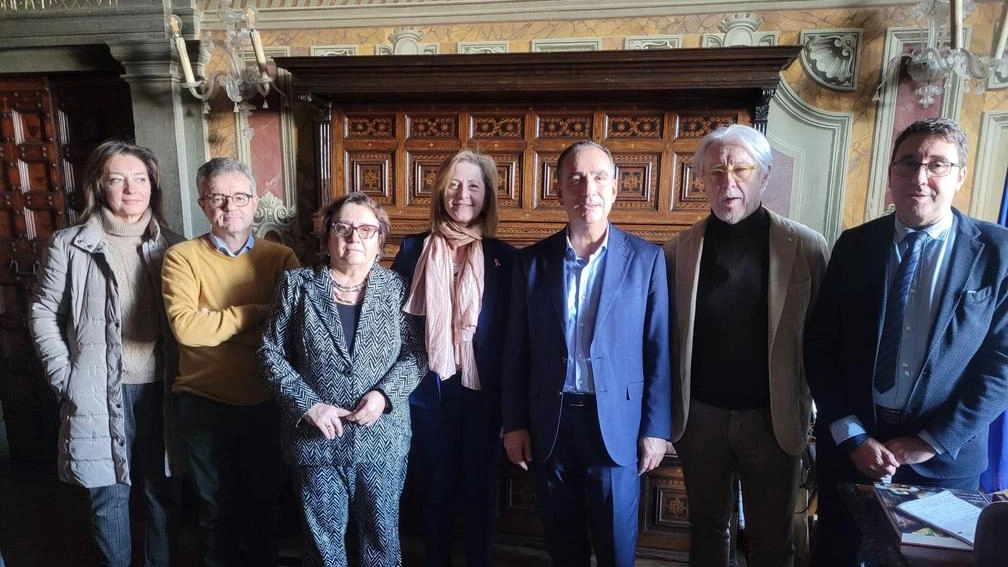 L’assessore Giuseppe Giordano incontra i vertici sanitari e amministrativi dell’Azienda sanitaria e della Società della Salute per fare il punto della situazione in particolare su quattro questioni. L’assessore Giuseppe Giordano incontra i vertici sanitari e amministrativi dell’Azienda sanitaria e della Società della Salute per fare il punto della situazione in particolare su quattro questioni.