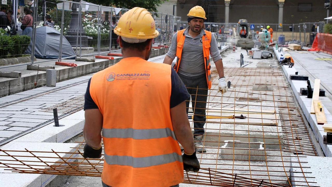Commercianti dai giudici per ottenere i rimborsi Tari e Cosap dal ’22 al ’24 "Per la Vacs siamo rimasti ingabbiati per 4 anni ottenendo solo briciole". L’assessore Vicini: "Disponibili a trovare una soluzione condivisa". Commercianti dai giudici per ottenere i rimborsi Tari e Cosap dal ’22 al ’24 "Per la Vacs siamo rimasti ingabbiati per 4 anni ottenendo solo briciole". L’assessore Vicini: "Disponibili a trovare una soluzione condivisa".