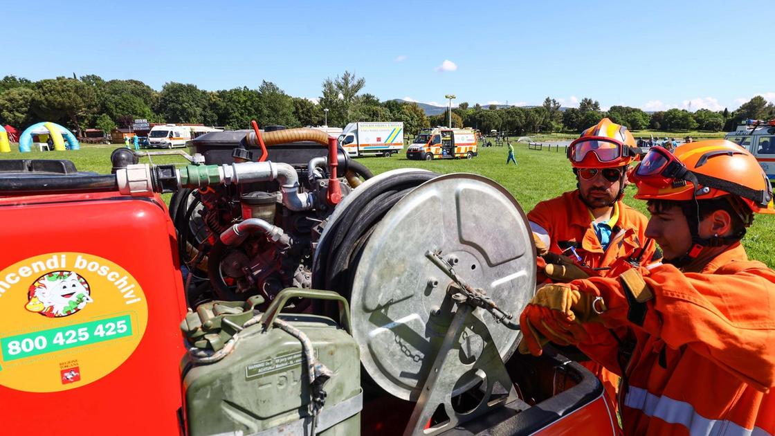 A lezione di soccorso. Misericordia in campo. Visite gratuite e giochi. Una festa per tutti A lezione di soccorso. Misericordia in campo. Visite gratuite e giochi. Una festa per tutti