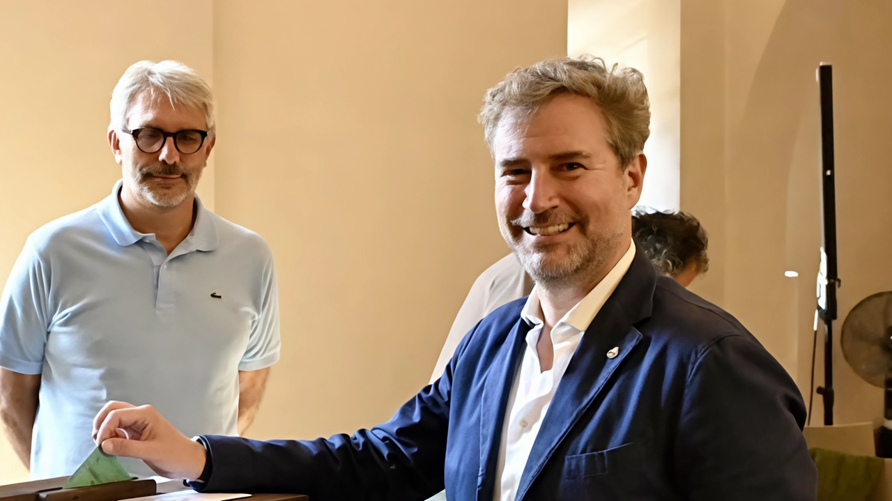 Nelle elezioni provinciali di Lucca, i candidati Pierucci e Pardini si sono sfidati con il supporto di diverse liste. I voti dei sindaci e consiglieri comunali hanno determinato l'esito, con l'applicazione di indici di ponderazione basati sulle dimensioni demografiche dei Comuni. Nelle elezioni provinciali di Lucca, i candidati Pierucci e Pardini si sono sfidati con il supporto di diverse liste. I voti dei sindaci e consiglieri comunali hanno determinato l'esito, con l'applicazione di indici di ponderazione basati sulle dimensioni demografiche dei Comuni.