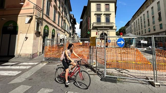 Il cantiere fermo di via Pietrapiana Il cantiere fermo di via Pietrapiana