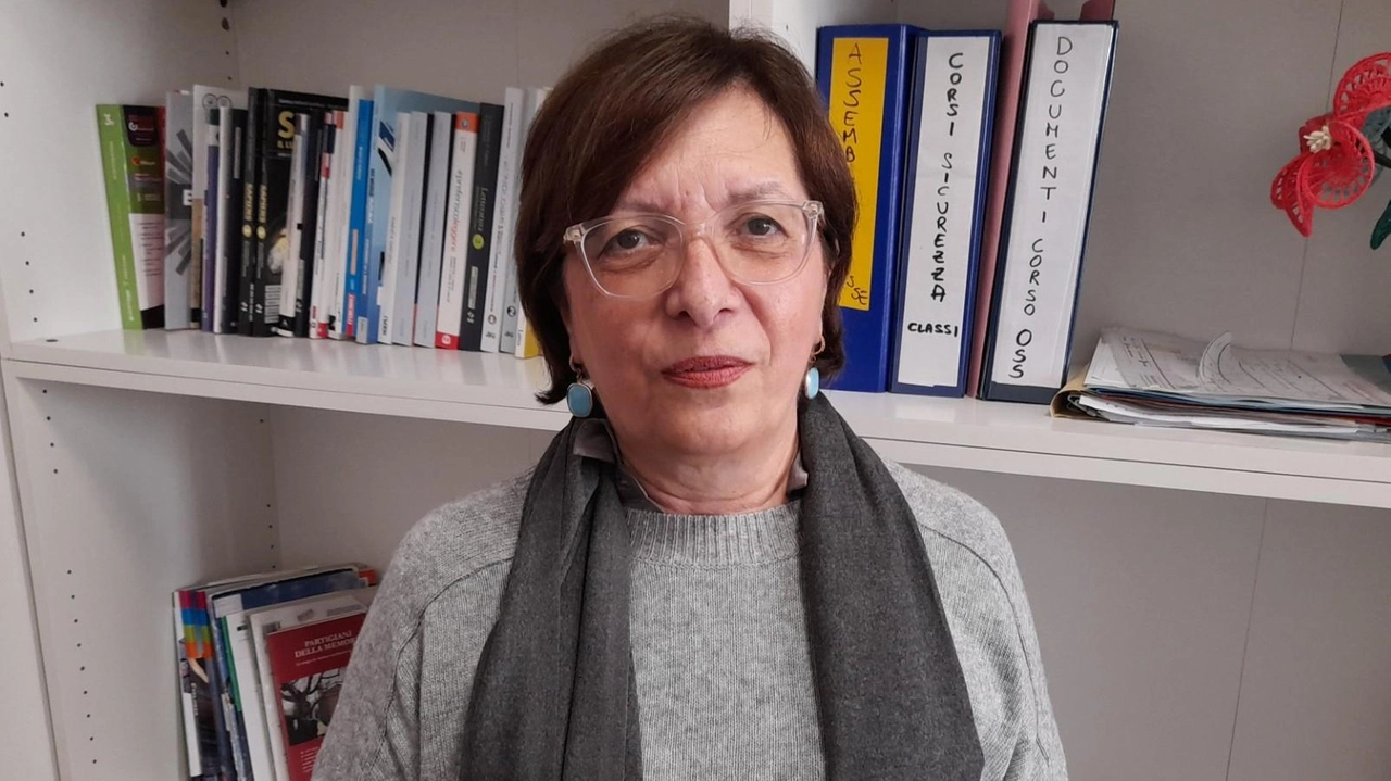 La professoressa Emilia Marocco, dirigente dell’istituto di istruzione secondaria superiore Città di Sansepolcro e quindi anche del professionale, ha spiegato quali sono i motivi del ritardo La professoressa Emilia Marocco, dirigente dell’istituto di istruzione secondaria superiore Città di Sansepolcro e quindi anche del professionale, ha spiegato quali sono i motivi del ritardo