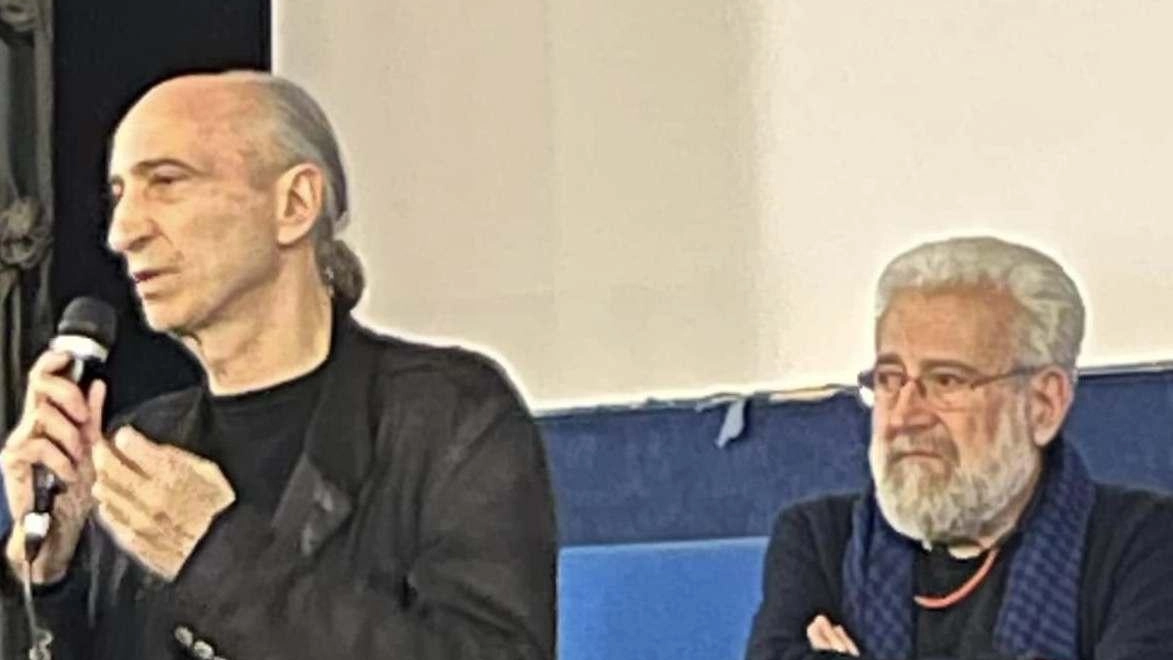 Armando Punzo ha presentato al Garibaldi la Compagnia della Fortezza: un futuro per i detenuti del carcere di Volterra Armando Punzo ha presentato al Garibaldi la Compagnia della Fortezza: un futuro per i detenuti del carcere di Volterra