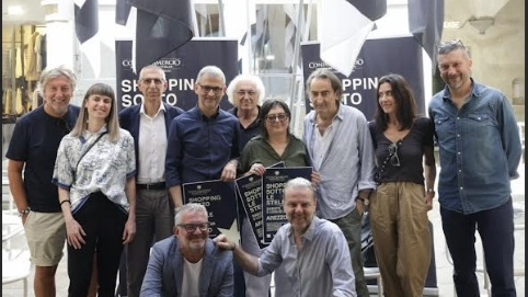 La presentazione di "Shopping sotto le Stelle" La presentazione di "Shopping sotto le Stelle"
