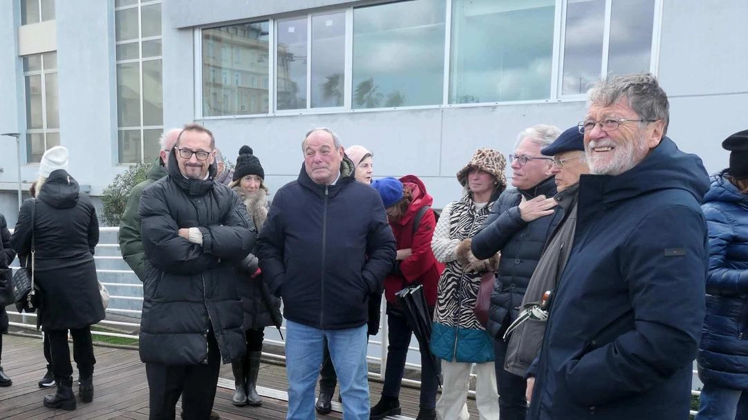 Qualche decina di persone si è ritrovata ieri mattina per dare vita alla Passeggiata della Memoria Qualche decina di persone si è ritrovata ieri mattina per dare vita alla Passeggiata della Memoria
