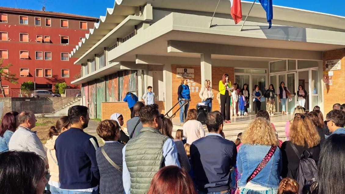 L’anno scolastico 2024-2025 è cominciato ufficialmente con la campanella suonata ieri mattina L’anno scolastico 2024-2025 è cominciato ufficialmente con la campanella suonata ieri mattina