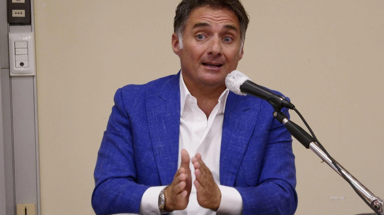 Biagi e Maretto denunciano l'assenza della proprietà del Prato e la mancanza di garanzie per il futuro del settore giovanile. Biagi e Maretto denunciano l'assenza della proprietà del Prato e la mancanza di garanzie per il futuro del settore giovanile.