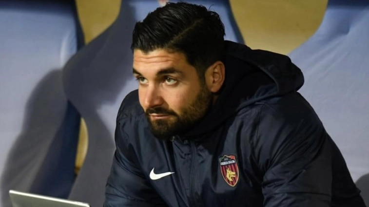 Renato Montagnolo sulla panchina del Cosenza Renato Montagnolo sulla panchina del Cosenza