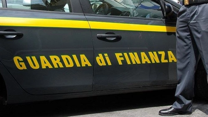 L'intervento della guardia di finanza L'intervento della guardia di finanza