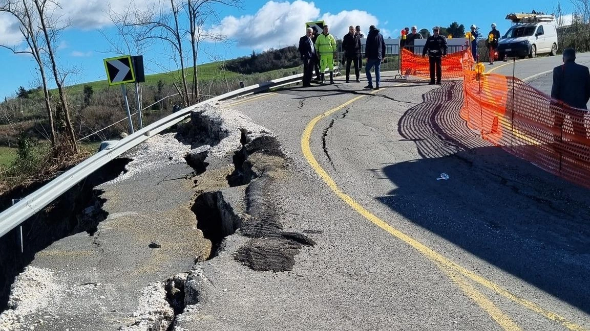 La strada 68 è stata chiusa per motivi di sicurezza. Preoccupazione dei residenti e di chi utilizza l’arteria ogni giorno La strada 68 è stata chiusa per motivi di sicurezza. Preoccupazione dei residenti e di chi utilizza l’arteria ogni giorno