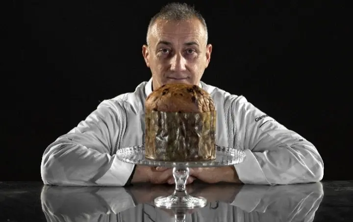 Papa Leone ordina i panettoni di Carrara cotti nel marmo. Saranno offerti ai capi di Stato come strenna del Vaticano