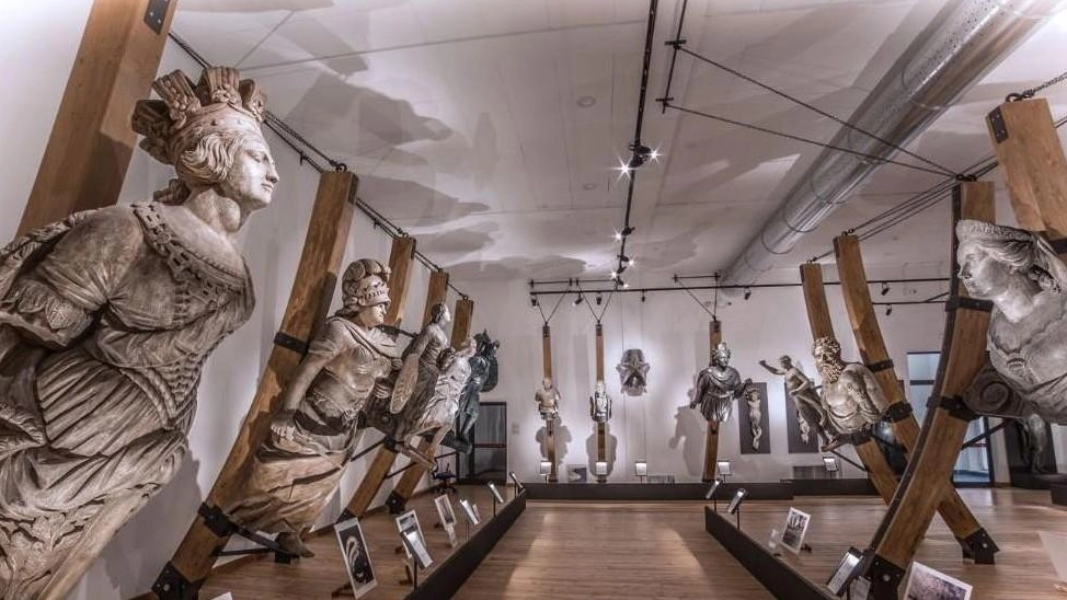 La sala delle polene nel Museo Tecnico Navale di La Spezia La sala delle polene nel Museo Tecnico Navale di La Spezia