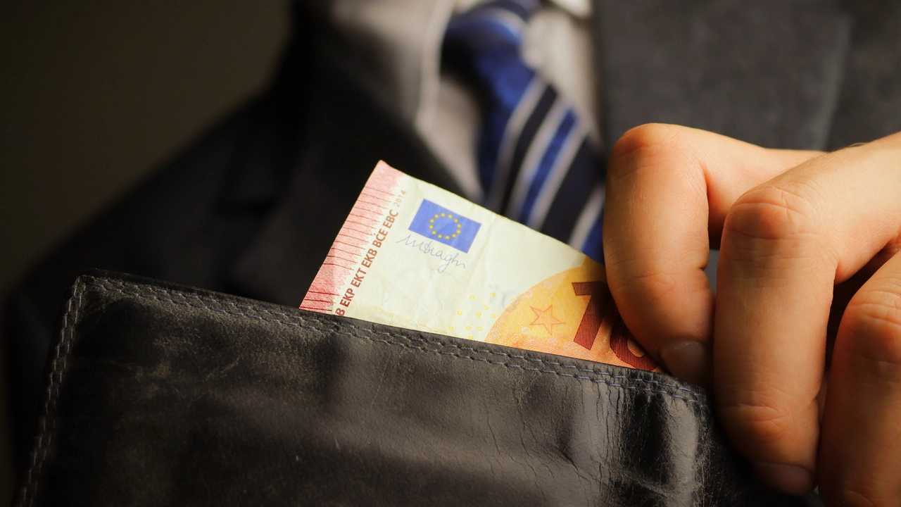 Buste paga più alte, ma non coprono l'aumento dell'inflazione
