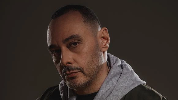 A Fabri Fibra il compito di “inaugurare“ l’edizione 2025 del Riverock. Il festival proseguirà fino a domenica alla Rocca maggiore di Assisi per un ricco cartellone di concerti A Fabri Fibra il compito di “inaugurare“ l’edizione 2025 del Riverock. Il festival proseguirà fino a domenica alla Rocca maggiore di Assisi per un ricco cartellone di concerti