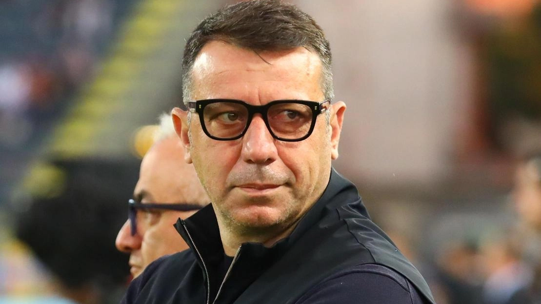 Roberto D’aversa, resta comunque sotto contratto con l’Empoli,. poiché. aveva firmato fino al 2026 Roberto D’aversa, resta comunque sotto contratto con l’Empoli,. poiché. aveva firmato fino al 2026