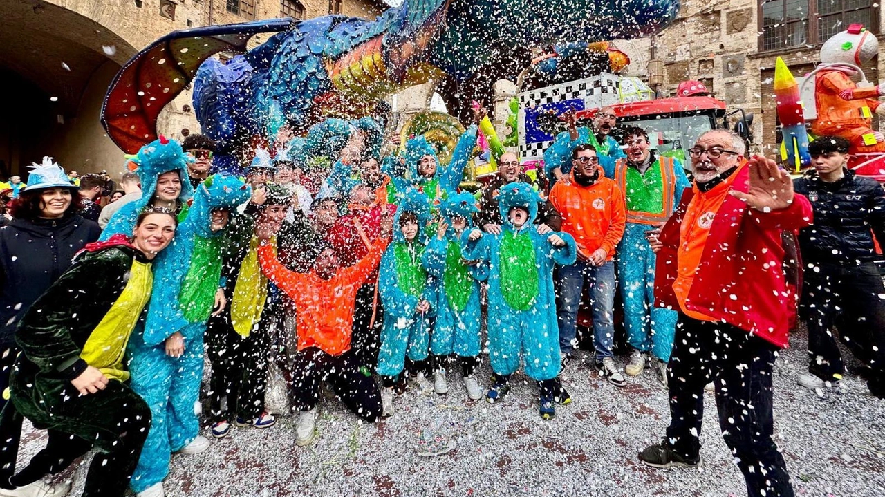 Premiato dai bambini il carro (non poteva essere altrimenti) il ‘Drago dei Desideri’ della contrada di Piazzetta. Al mattino, invece, i più piccoli avevano preso parte al torneo di calcio con le categoria Pulcini e Primi Calci