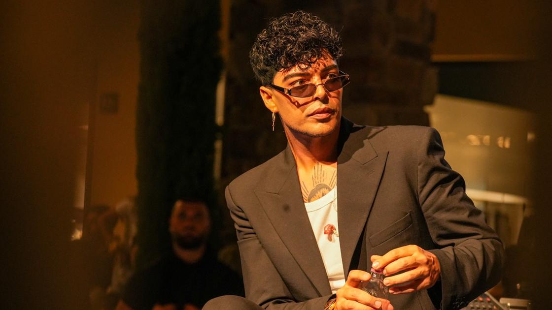 valdichiana village bagno di folla per the kolors una serata di emozioni musica e racconti indimenticabili