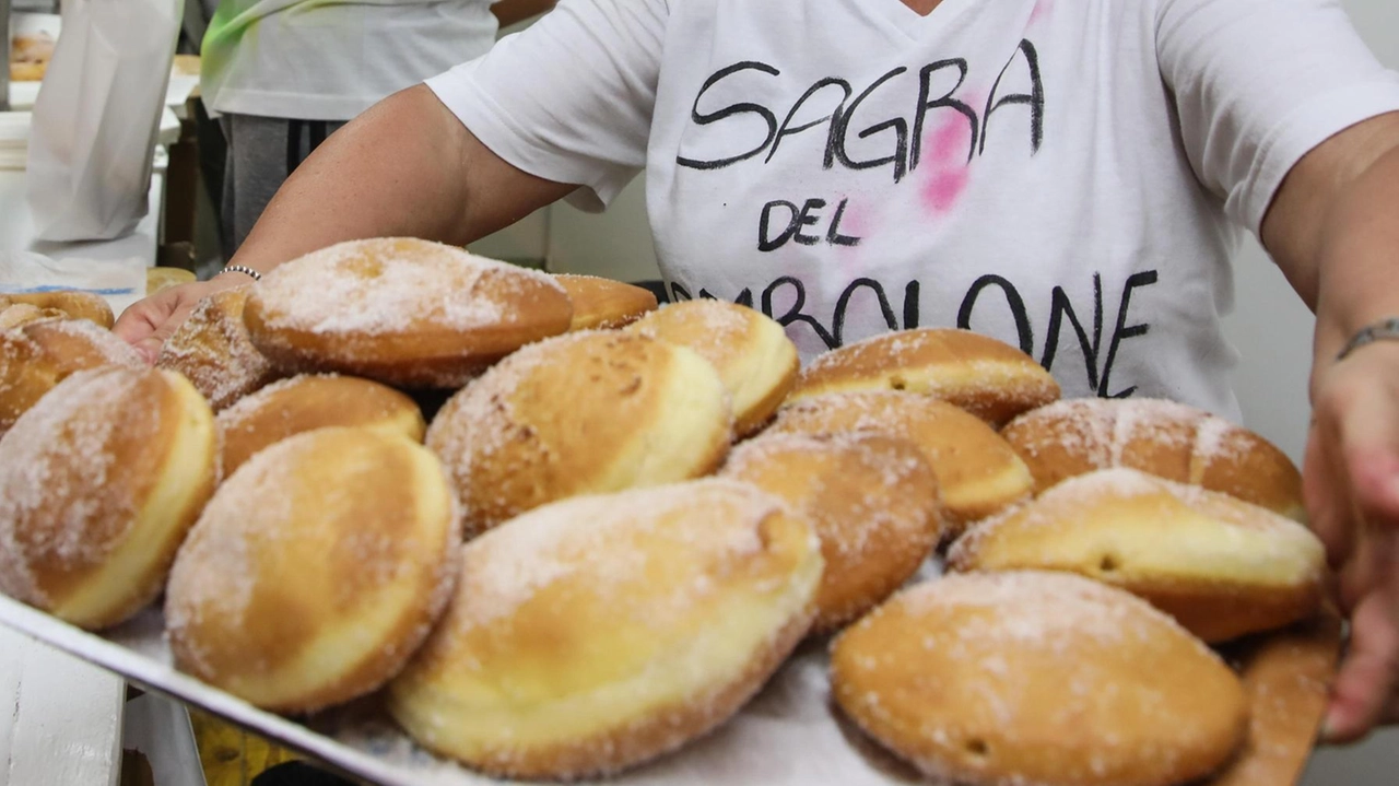 La sagra a Casenuove aprirà i battenti sabato 17 agosto con bomboloni caldi farciti di crema o cioccolato accompagnati da musica e intrattenimento La sagra a Casenuove aprirà i battenti sabato 17 agosto con bomboloni caldi farciti di crema o cioccolato accompagnati da musica e intrattenimento