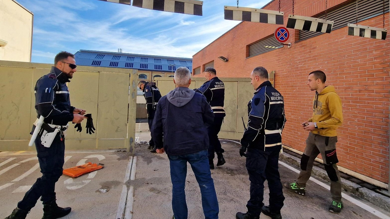 Ancora poche settimane e, dopo oltre due anni e mezzo, il parcheggio San Giorgio tornerà a disposizione della collettività, restituendo... Ancora poche settimane e, dopo oltre due anni e mezzo, il parcheggio San Giorgio tornerà a disposizione della collettività, restituendo...