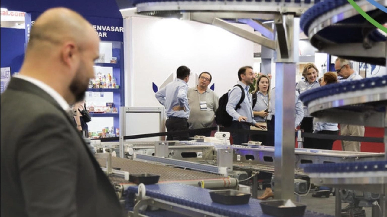 Il padiglione alla fiera di San Paolo è curato dall'ICE Il padiglione alla fiera di San Paolo è curato dall'ICE