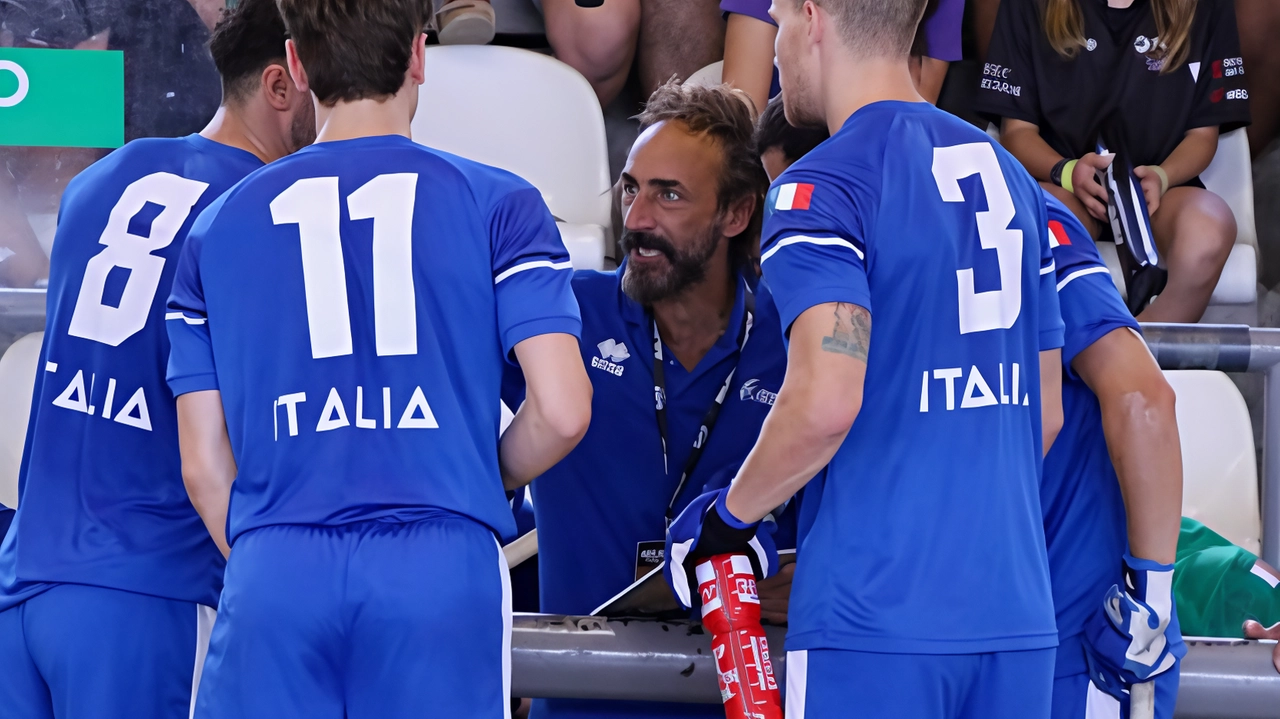 Il ct Alessandro Bertolucci catechizza i suoi azzurri Il ct Alessandro Bertolucci catechizza i suoi azzurri