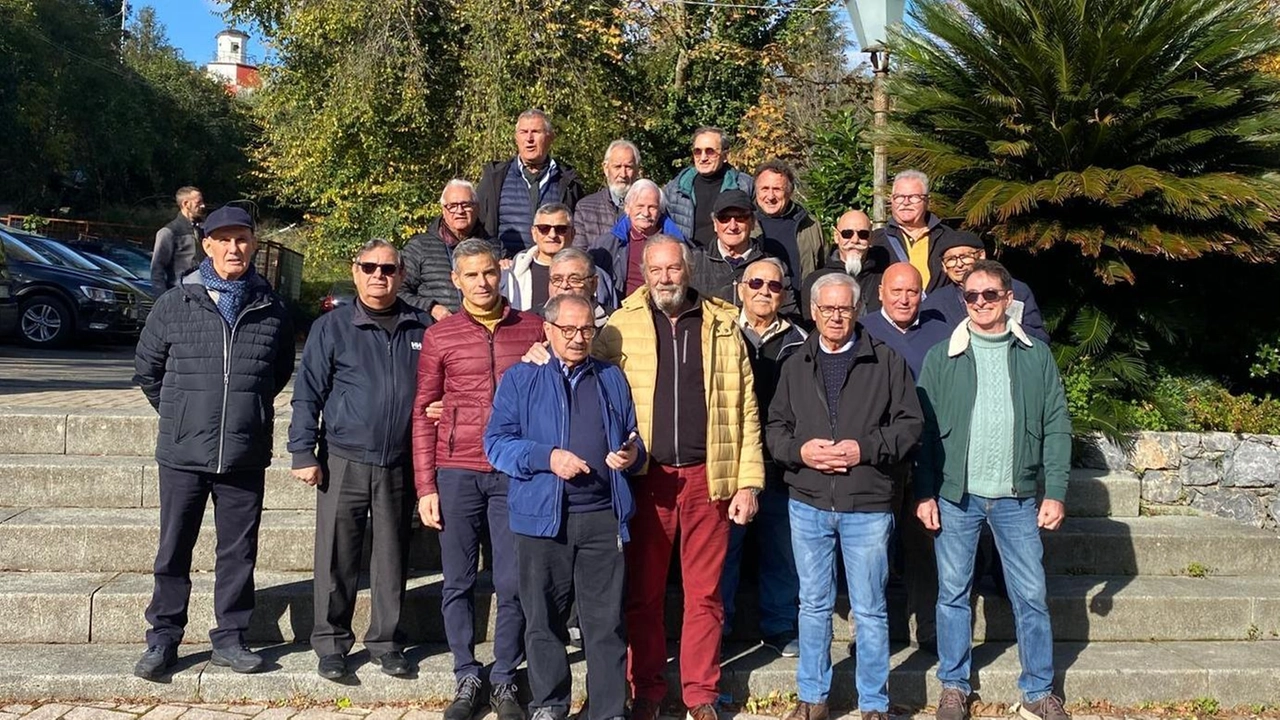 Un gruppo di ex sottufficiali della Marina militare si è riunito alla Casina Rossa per il tradizionale pranzo di Natale. Un gruppo di ex sottufficiali della Marina militare si è riunito alla Casina Rossa per il tradizionale pranzo di Natale.