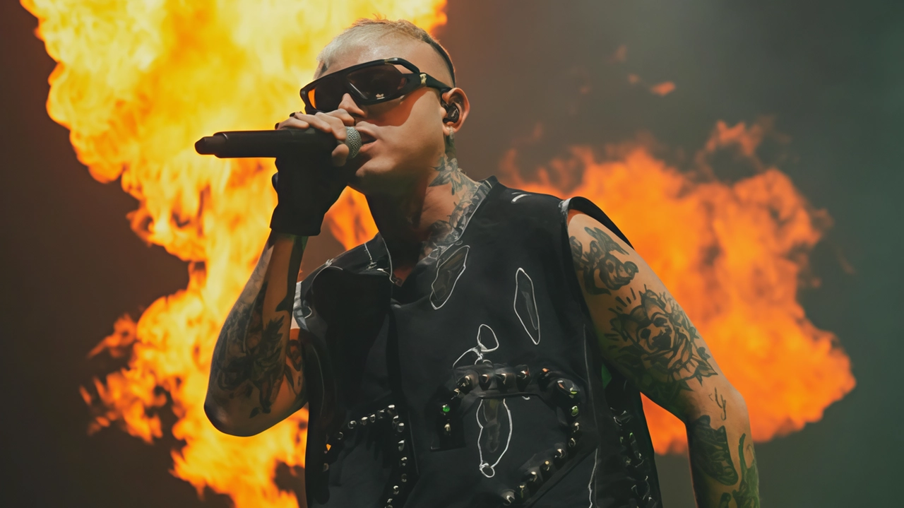 Domenica il cantante sarà al Cinquale, al Viber Summer Festival, accompagnato dai suoi quattro musicisti