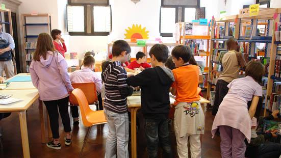 https://www.lanazione.it/image-service/view/acePublic/alias/contentid/YjBiMDRlMjQtNmQ5NS00/0/biblioteca.jpeg?f=16:9&w=1200&h=630