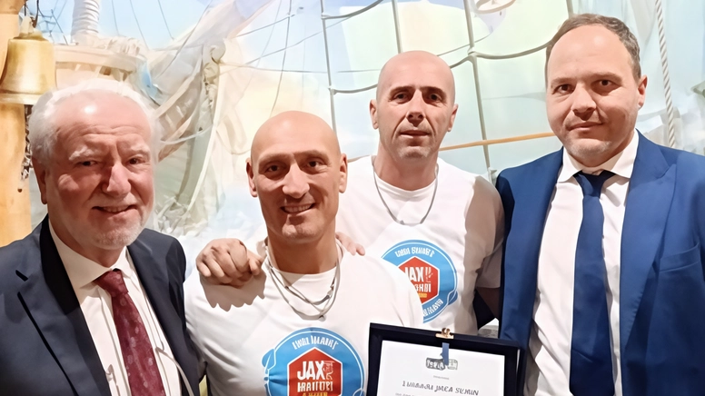 Successo della cena alla Locanda di Jack Flynn dall’Associazione Giovani Diabetici Apuani . Successo della cena alla Locanda di Jack Flynn dall’Associazione Giovani Diabetici Apuani .