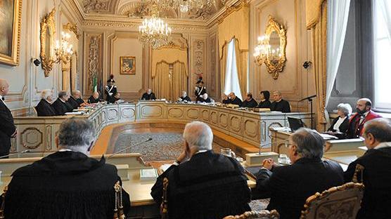 suicidio assistito la sentenza della consulta riaccende il dibattito