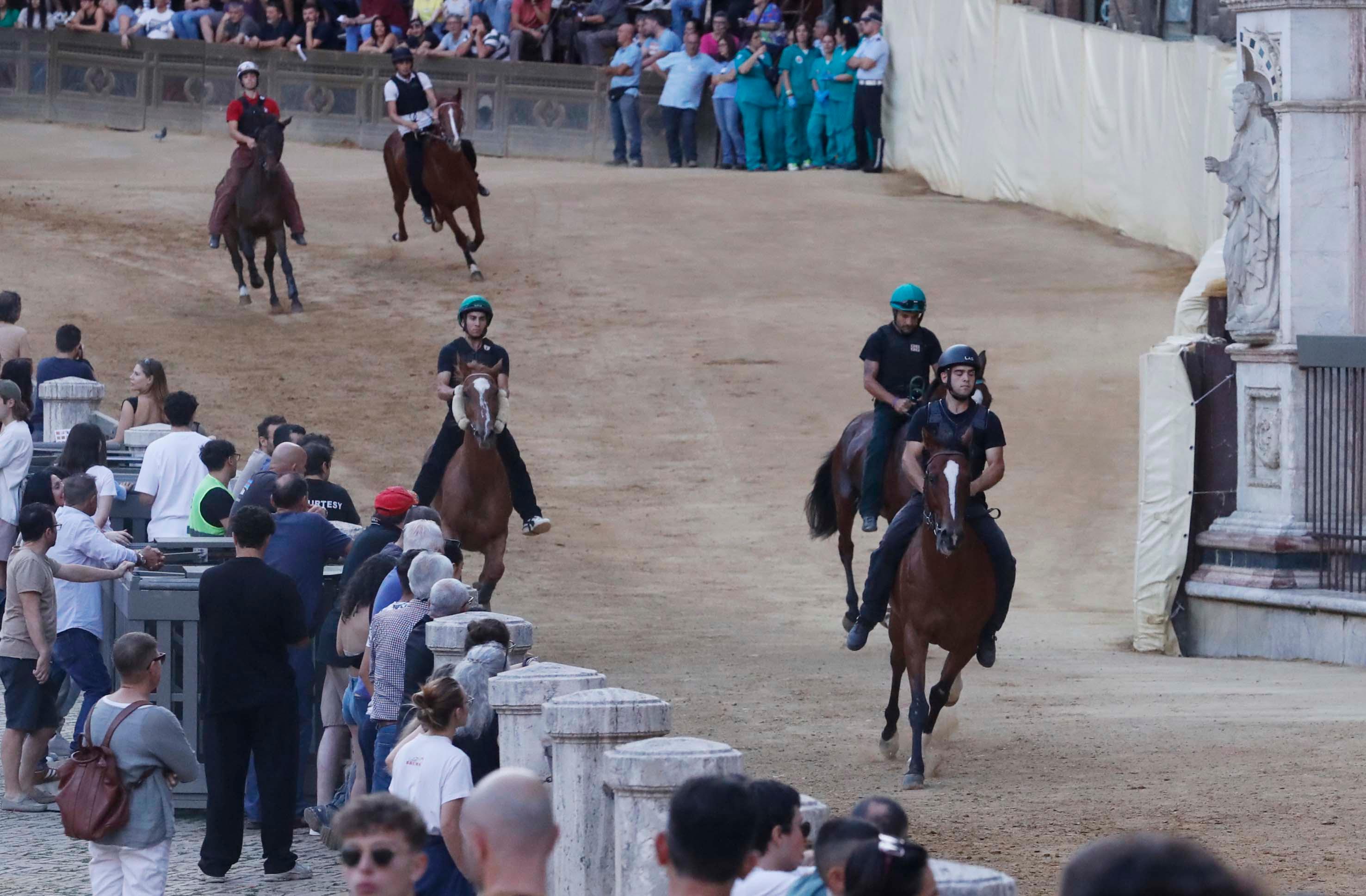 palio del 2 luglio ecco l elenco dei cavalli ammessi alla tratta