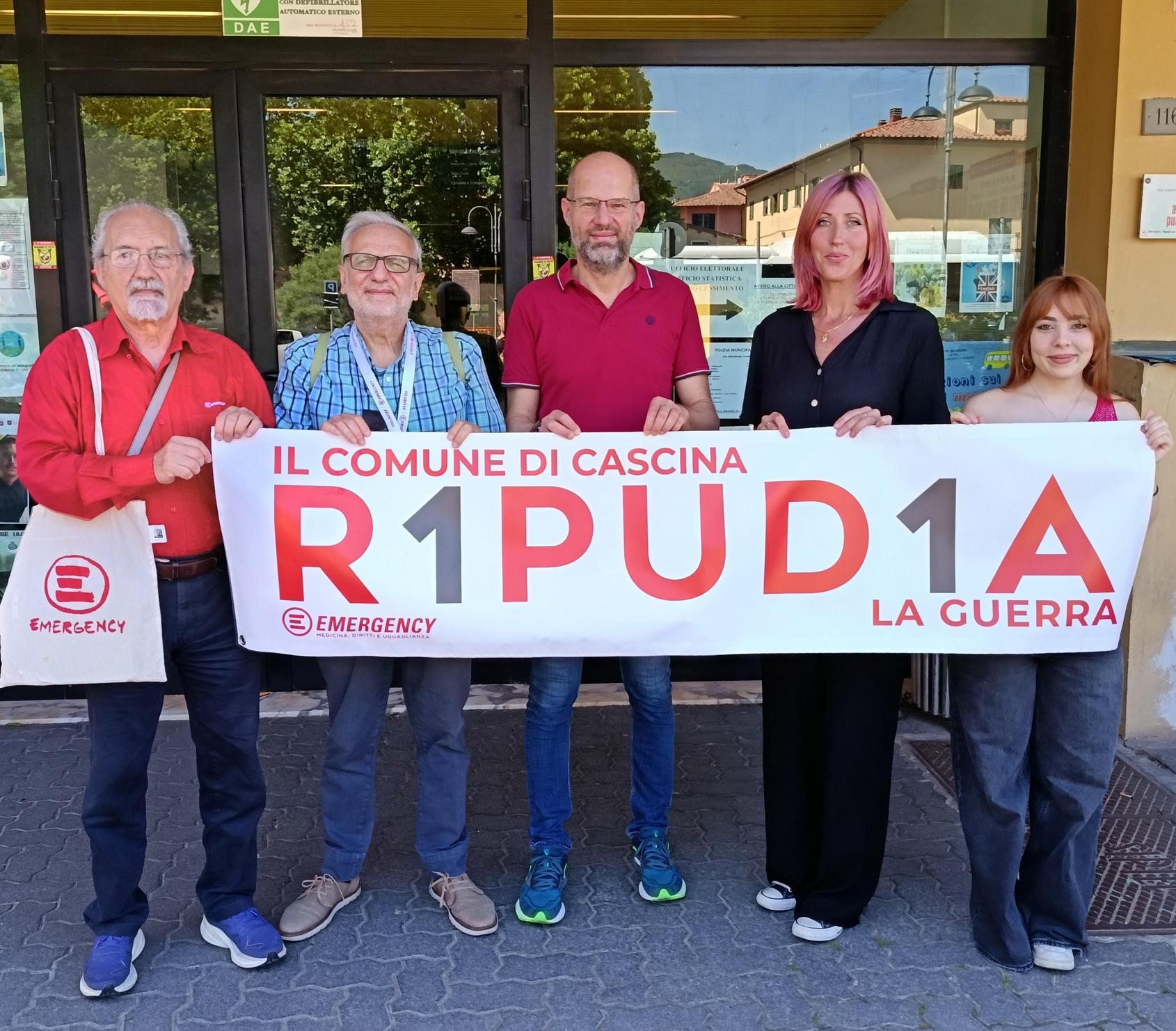 Cascina R1Pud1a la guerra. Il Comune tra le 800 istituzioni schierate a fianco di Emergency