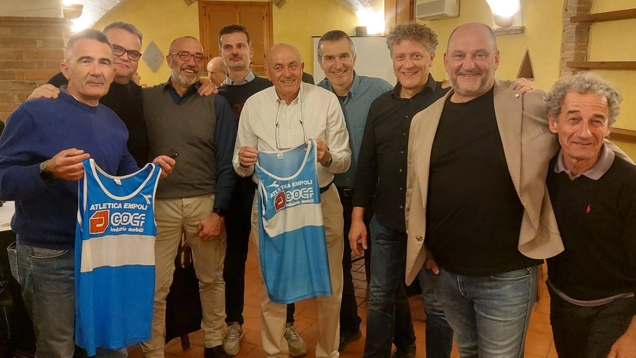 Gli atleti e allenatori dell'Atletica Empoli si sono riuniti per celebrare 40 anni di successi e ricordi. Gli atleti e allenatori dell'Atletica Empoli si sono riuniti per celebrare 40 anni di successi e ricordi.