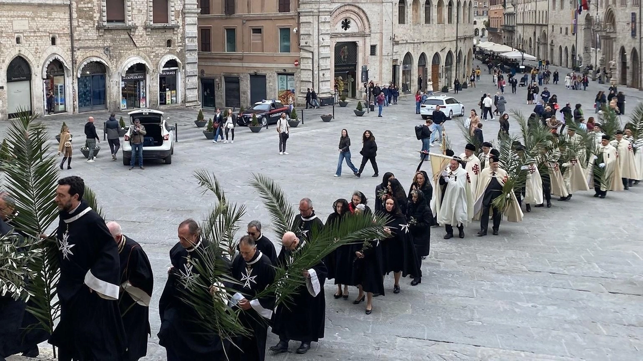 La solenne processione per l’ingresso nella cattedrale di San Lorenzo