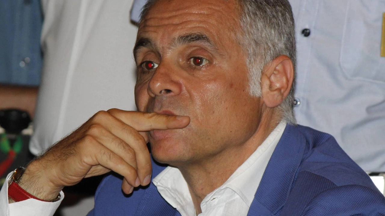 TERNI "L’ultima trovata del sindaco Bandecchi, che annuncia di voler mettere allo studio la possibilità di azzerare del tutto le... TERNI "L’ultima trovata del sindaco Bandecchi, che annuncia di voler mettere allo studio la possibilità di azzerare del tutto le...