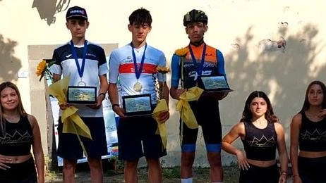 Edoardo Agnini ed Elena Geppi vincono i titoli toscani 2025 nella cronometro in montagna, brillano anche i juniores. Edoardo Agnini ed Elena Geppi vincono i titoli toscani 2025 nella cronometro in montagna, brillano anche i juniores.