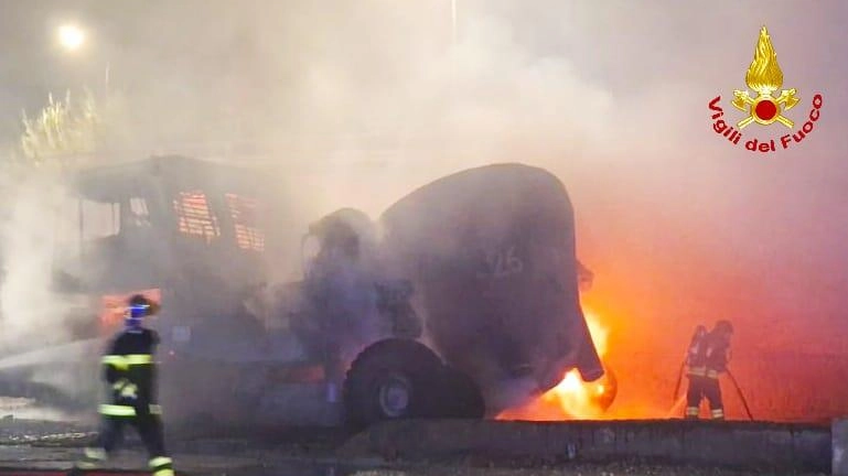 Il terribile incendio di lunedì sera, gravemente ustionato lavoratore di 26 anni Il terribile incendio di lunedì sera, gravemente ustionato lavoratore di 26 anni