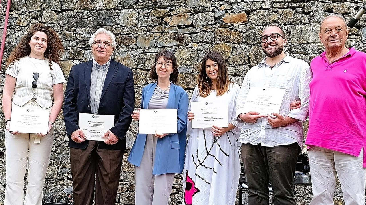 La cerimonia della seconda edizione sabato 6 settembre all’agriturismo Buranco di Monterosso. Prevista una visita guidata al giardino di Villa Montale ’Delle due palme’ a Fegina. Il programma. La cerimonia della seconda edizione sabato 6 settembre all’agriturismo Buranco di Monterosso. Prevista una visita guidata al giardino di Villa Montale ’Delle due palme’ a Fegina. Il programma.
