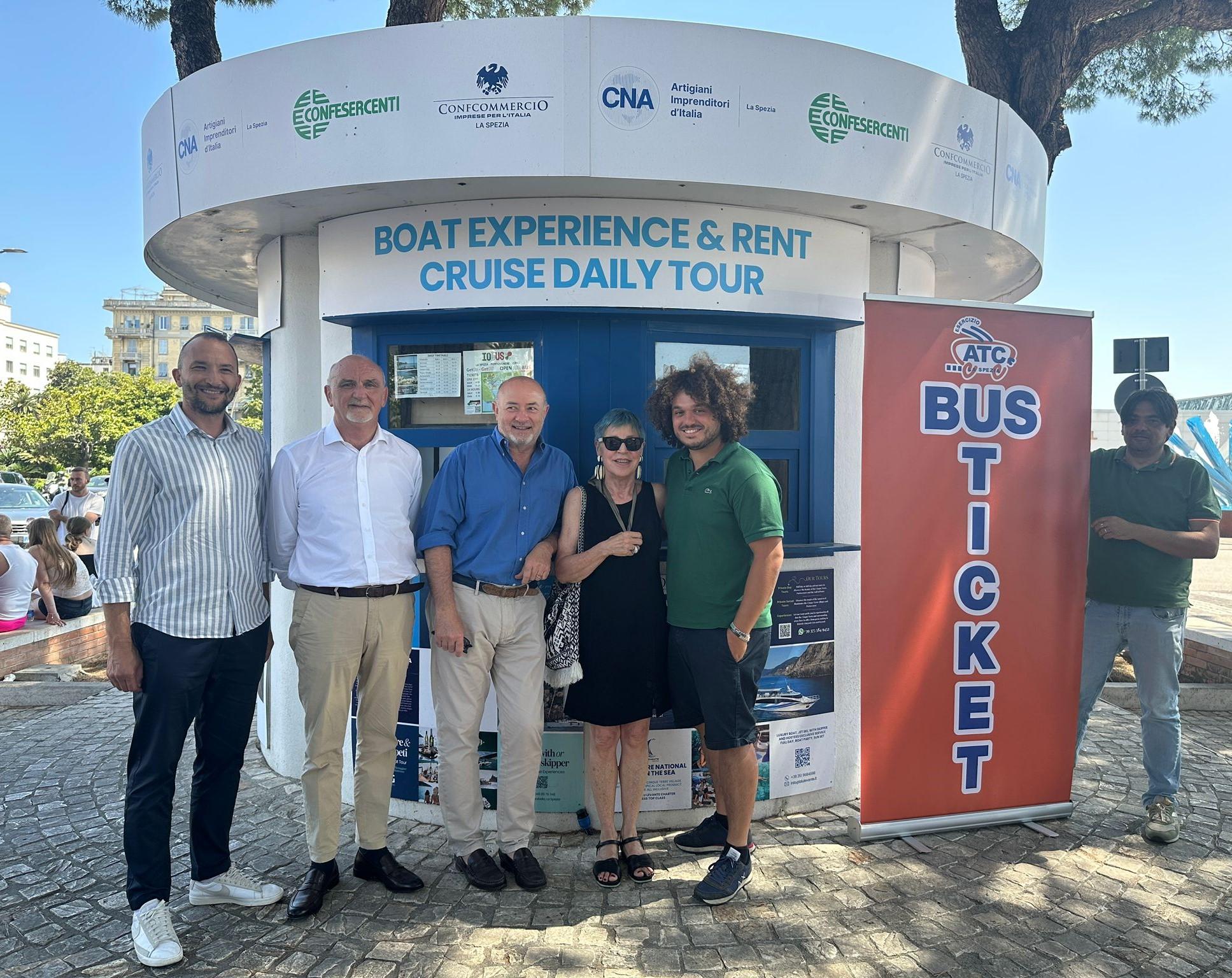 torna in servizio il point turistico in largo fiorillo sul fronte mare