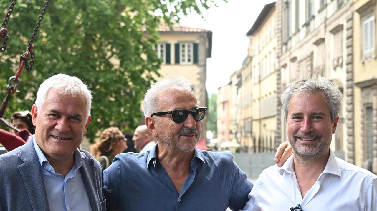 Mimmo D’Alessandro con il sindaco Mario Pardini e il presidente della Provincia Marcello Pierucci (Alcide) Mimmo D’Alessandro con il sindaco Mario Pardini e il presidente della Provincia Marcello Pierucci (Alcide)