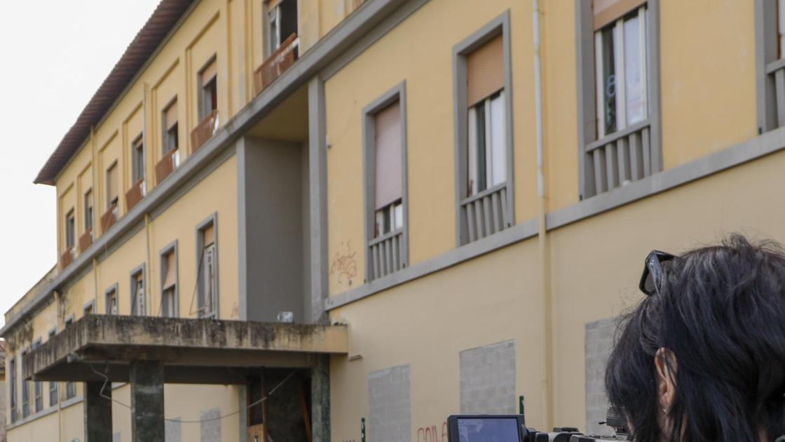 https://www.lanazione.it/image-service/view/acePublic/alias/contentid/YjExYjY4ODctYjk0MS00/0/dal-prestigio-allabbandono-i-tanti-volti-di-villa-larderel.jpeg?f=16:9&w=1200&h=630