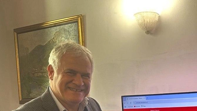 Il sindaco Marcello Pierucci Il sindaco Marcello Pierucci