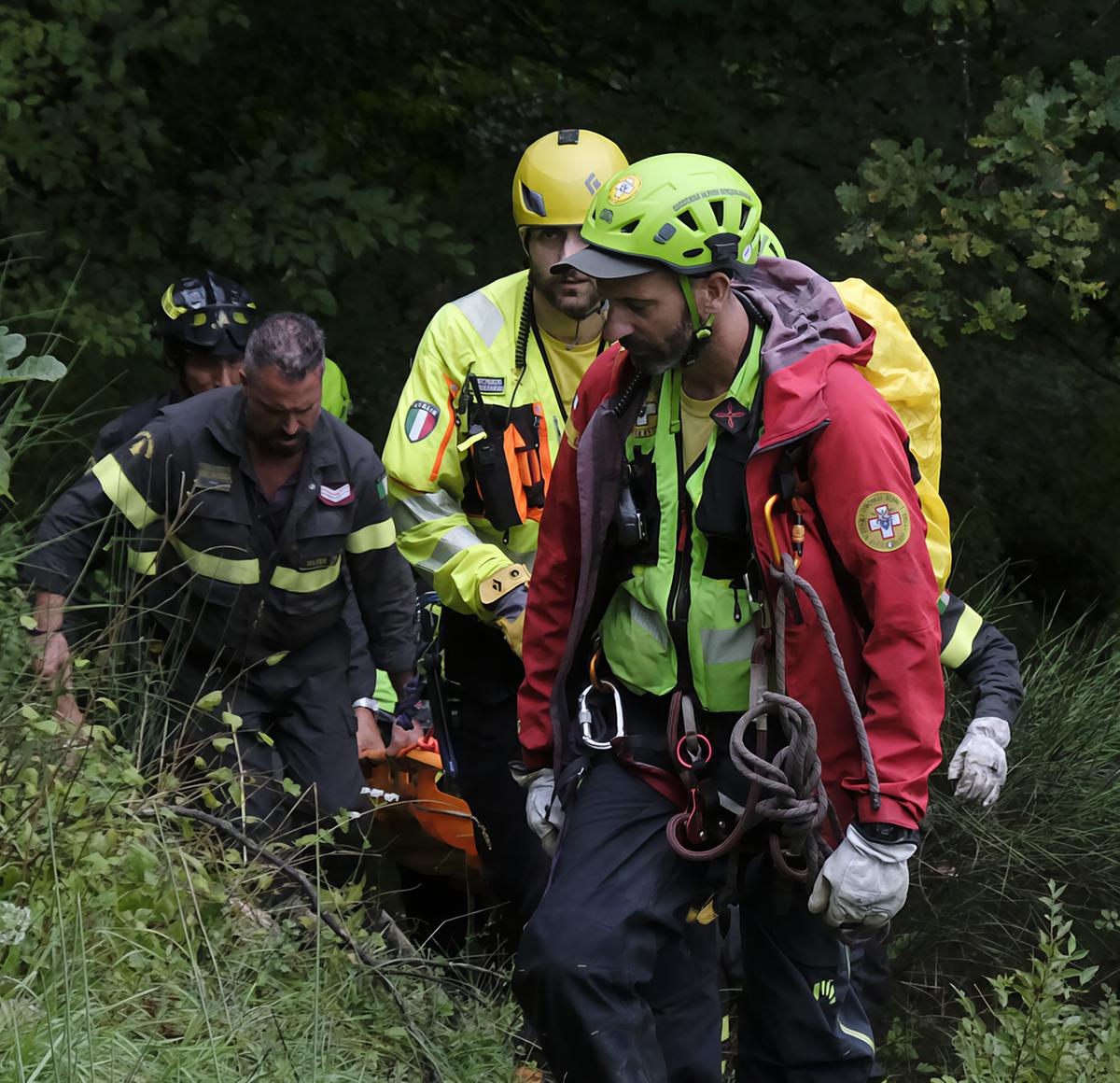 tragico volo nel dirupo fungaiolo trovato morto nelle acque del torrente