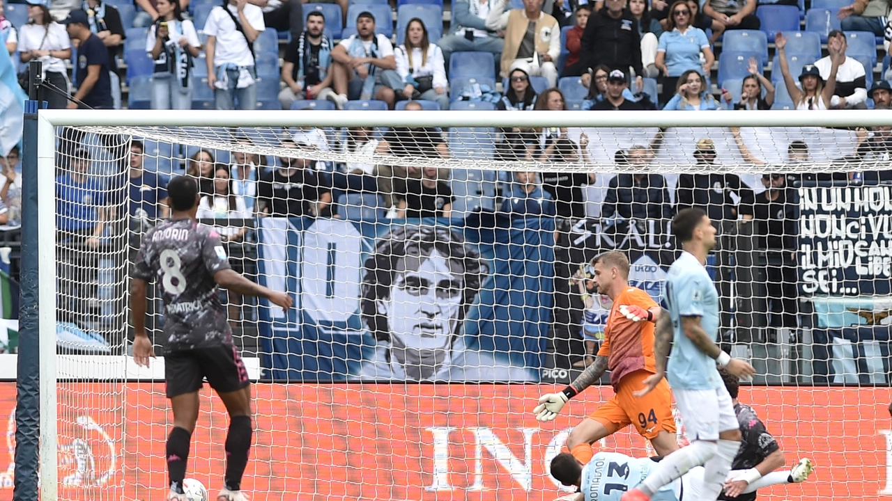 Il gol di Esposito per il vantaggio provvisorio dell'Empoli Il gol di Esposito per il vantaggio provvisorio dell'Empoli