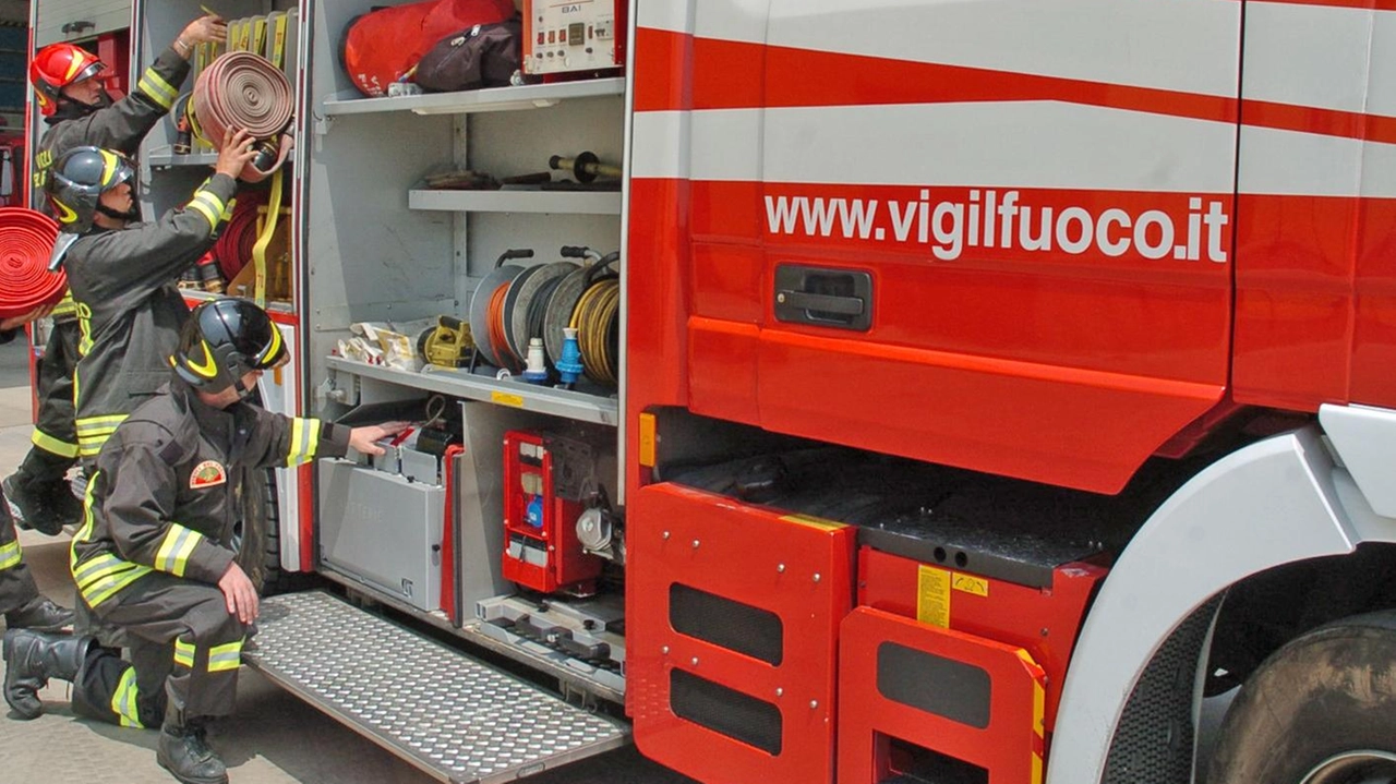 L’intervento dei vigili del fuoco ha permesso di contenere i danni provocati dall’incendio nell’appartamento di Solomeo L’intervento dei vigili del fuoco ha permesso di contenere i danni provocati dall’incendio nell’appartamento di Solomeo