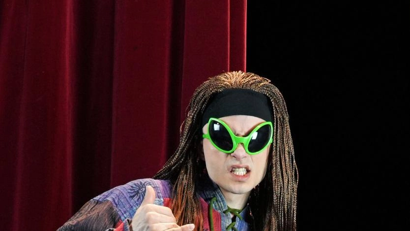Jonathan Canini al Teatro Politeama di Poggibonsi. Il nuovo asso della comicità toscana torna nel capoluogo valdelsano dopo il tutto...