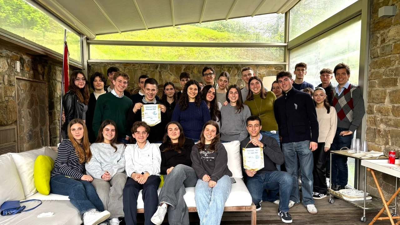 Un momento dell'incontro tra i giovanissimi soci dell'Interact Firenze PHF